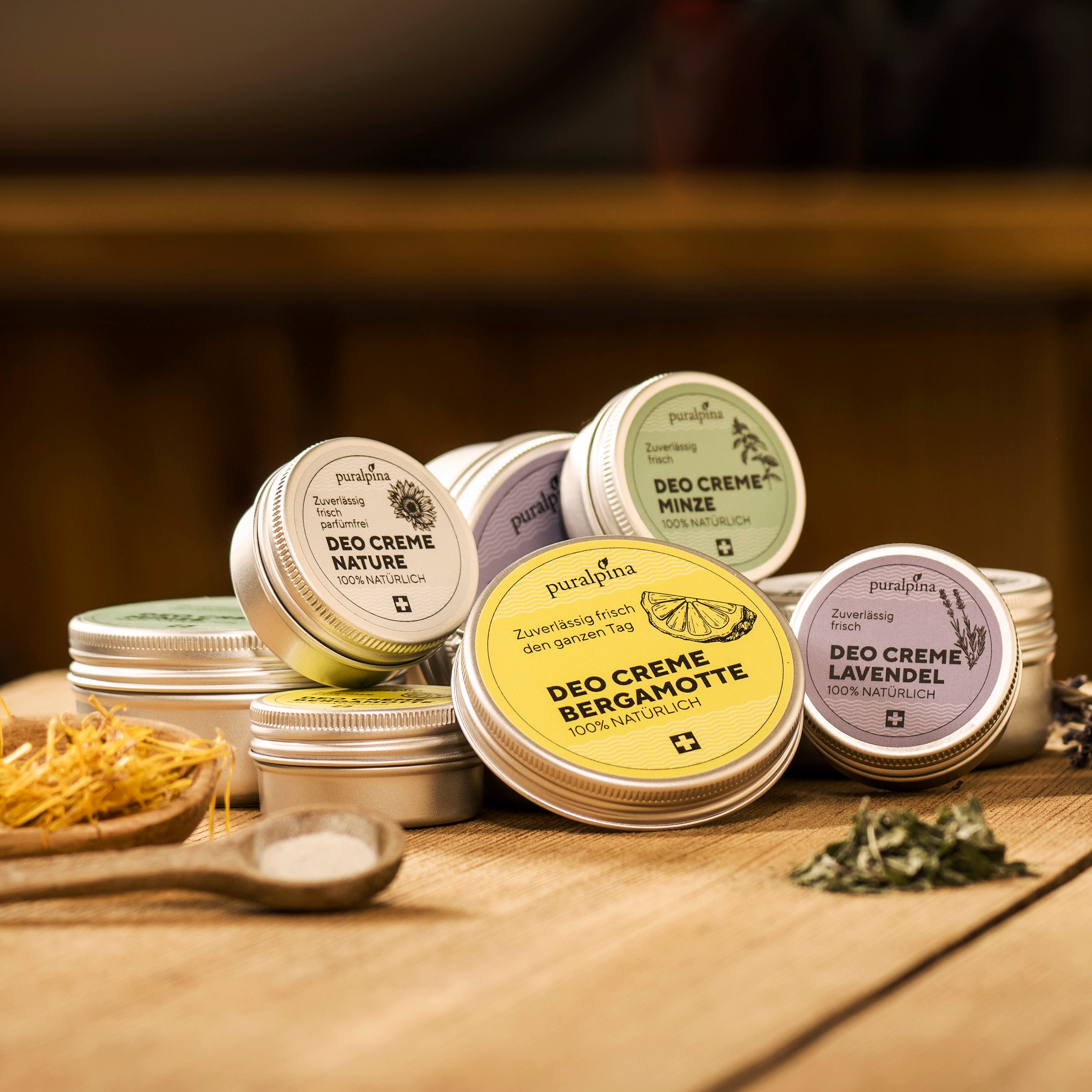 Eine Kollektion aller Deo Cremes von puralpina