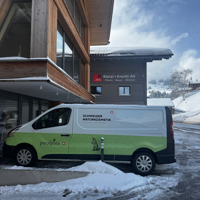 puralpina Auto vor Künzi+Knutti
